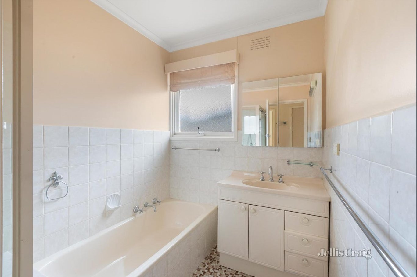 19 Furneaux Grove, Bulleen image 3