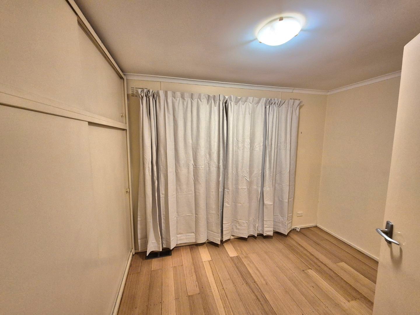 19 Furneaux Grove, Bulleen image 5