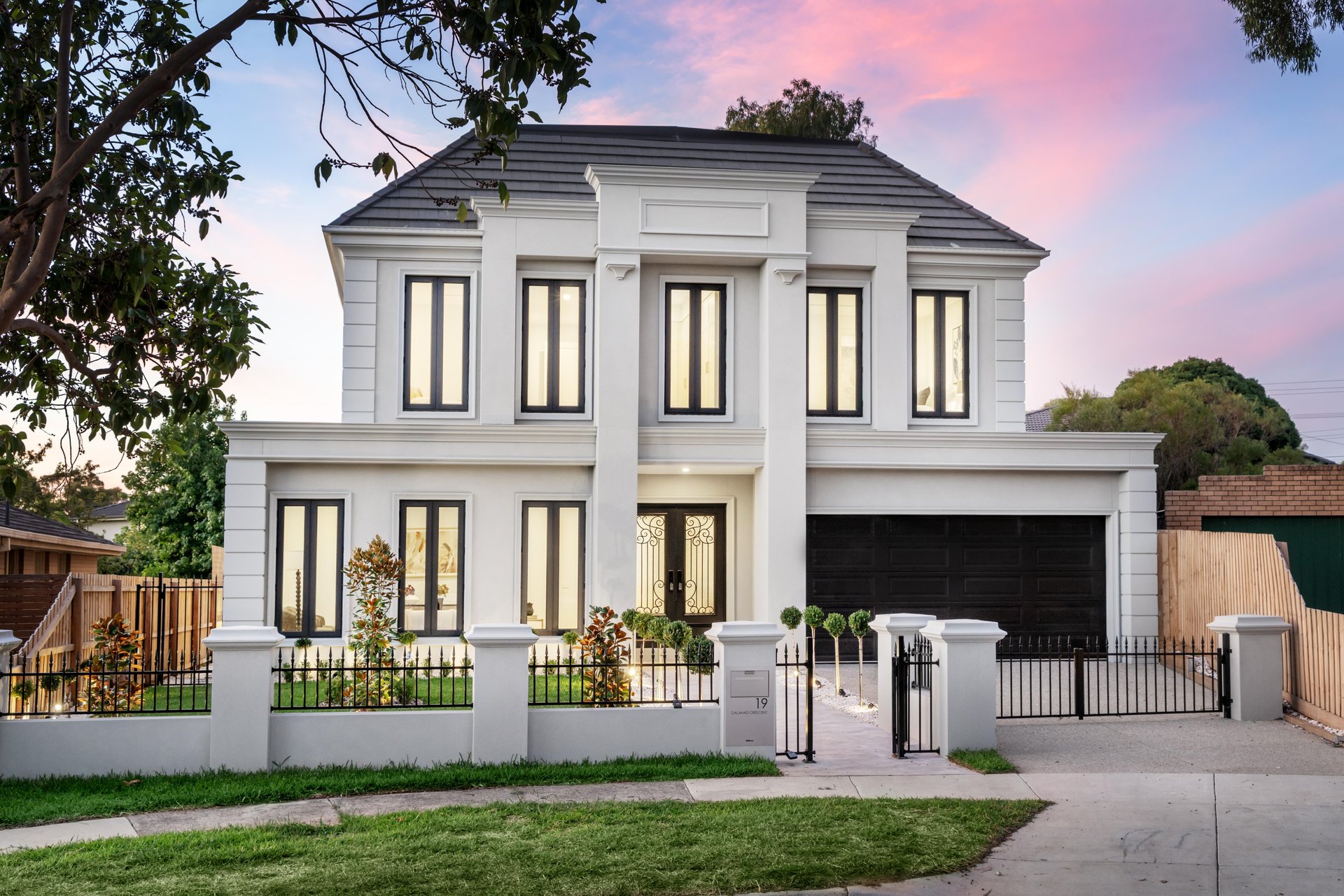 19 Galahad Crescent, Glen Waverley image 1