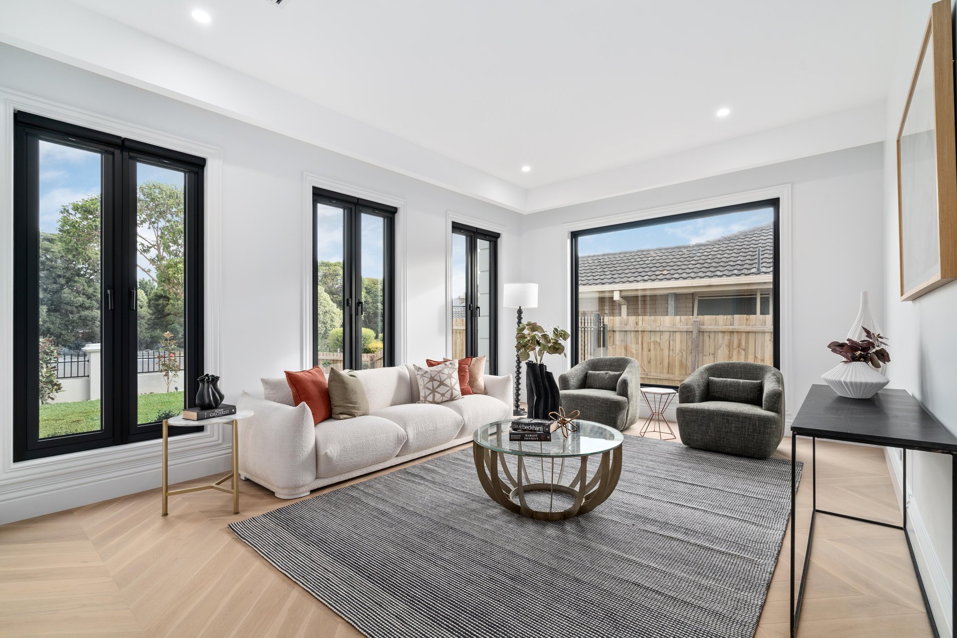 19 Galahad Crescent, Glen Waverley image 3