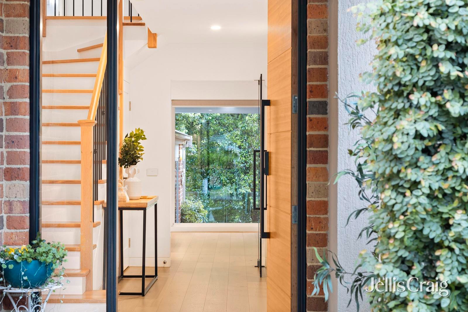 19 Galovac Close, Donvale image 2