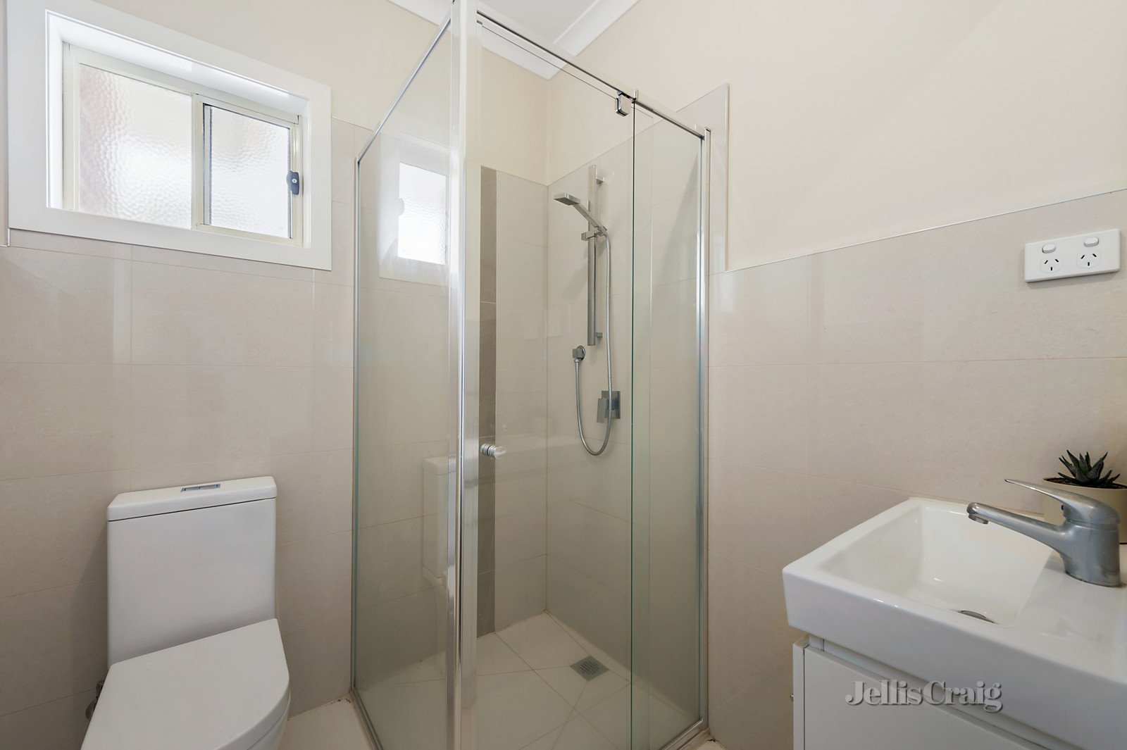 1/9 Giselle Avenue, Wantirna South image 5