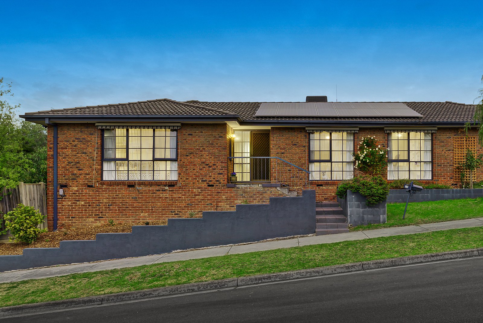 19 Guinevere Parade, Glen Waverley image 10