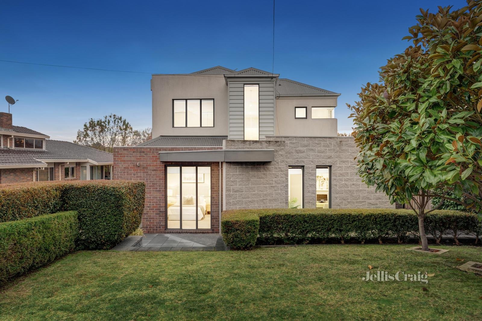 1/9 Heany Street, Mount Waverley image 1