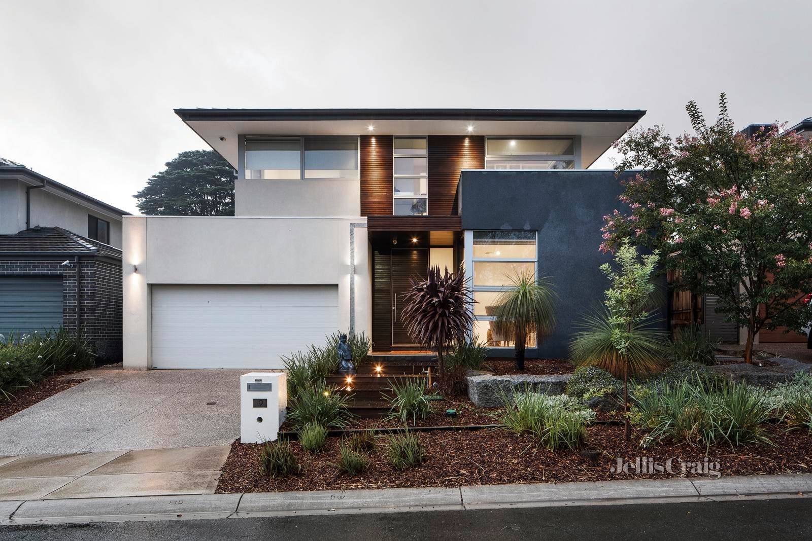 19 Heritage Court, Macleod image 1