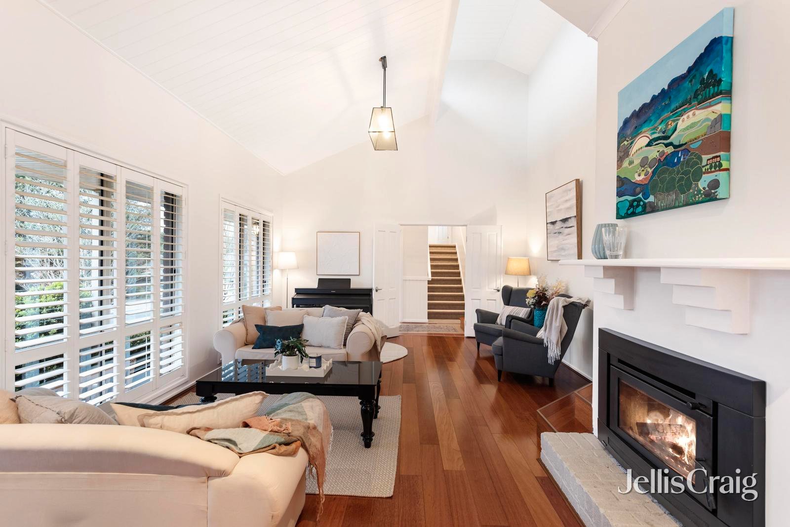 19 Hillcrest Court, Donvale image 2