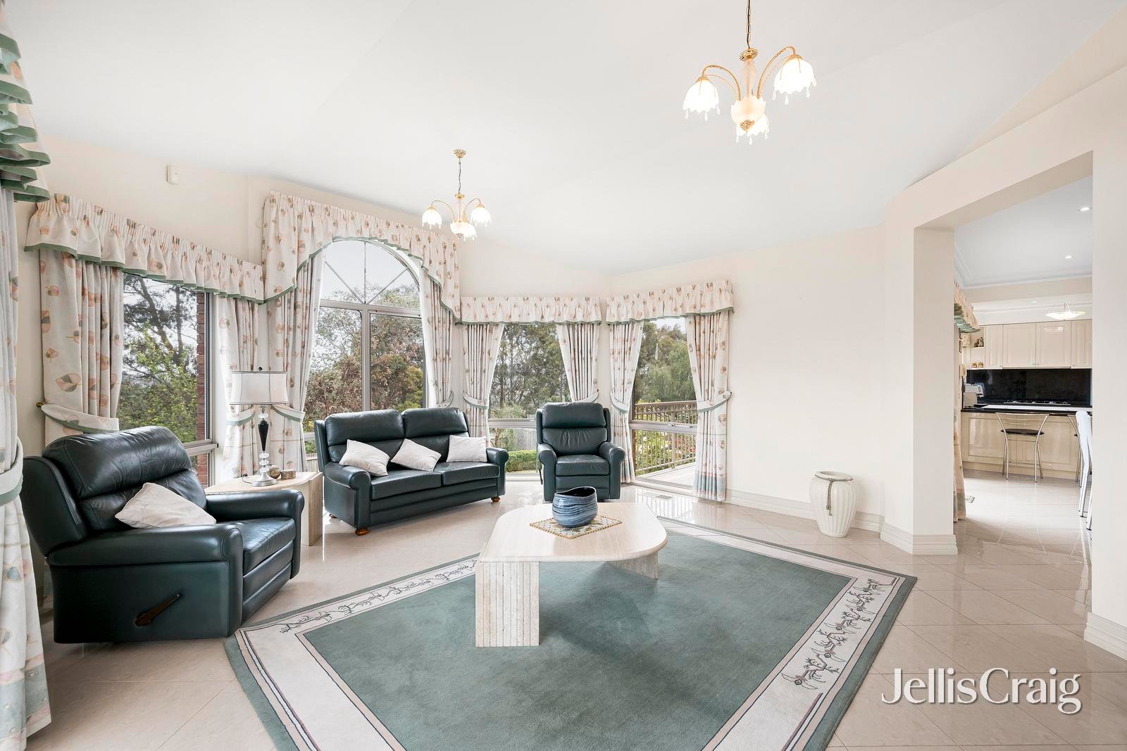 19 Hilledge Lane, Mooroolbark image 3