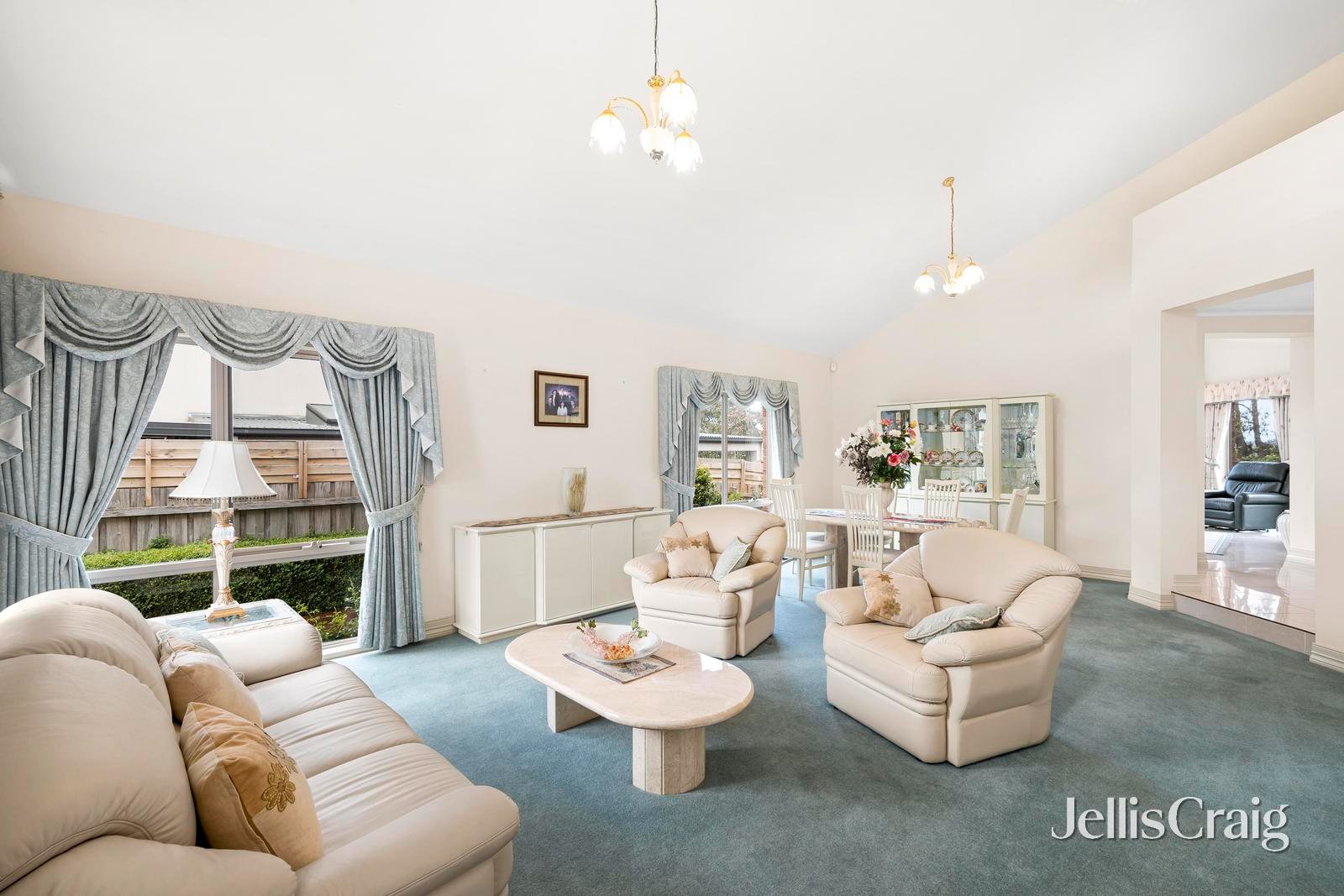 19 Hilledge Lane, Mooroolbark image 6