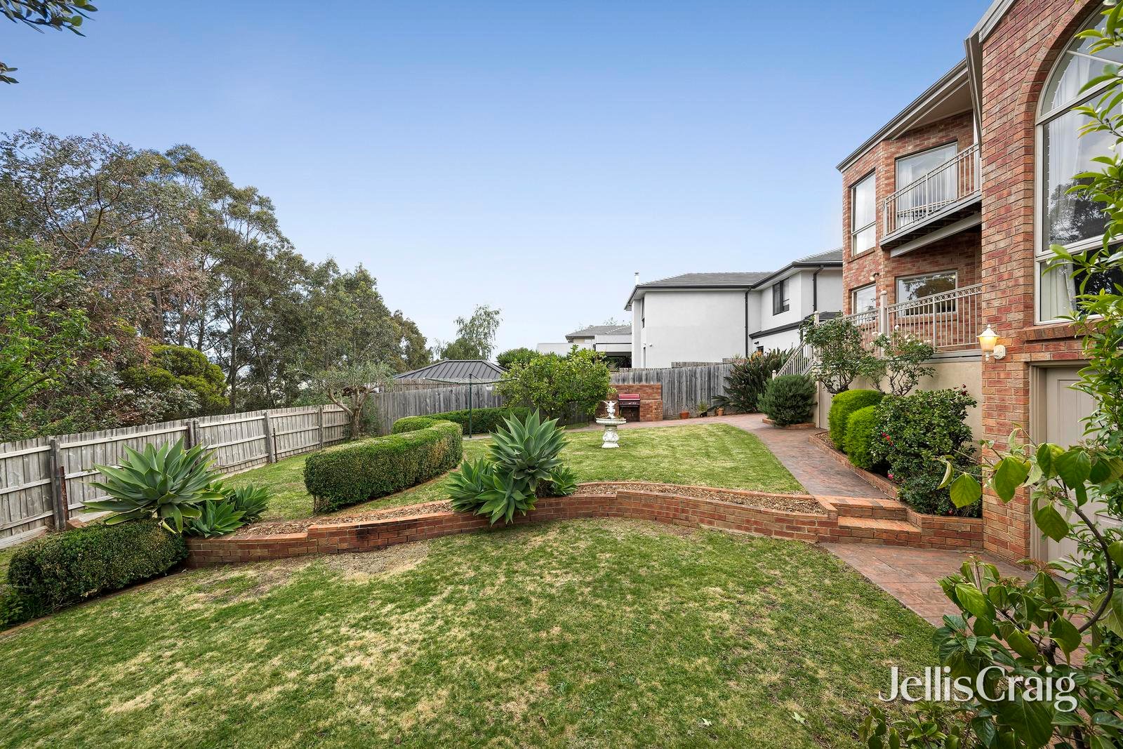 19 Hilledge Lane, Mooroolbark image 15