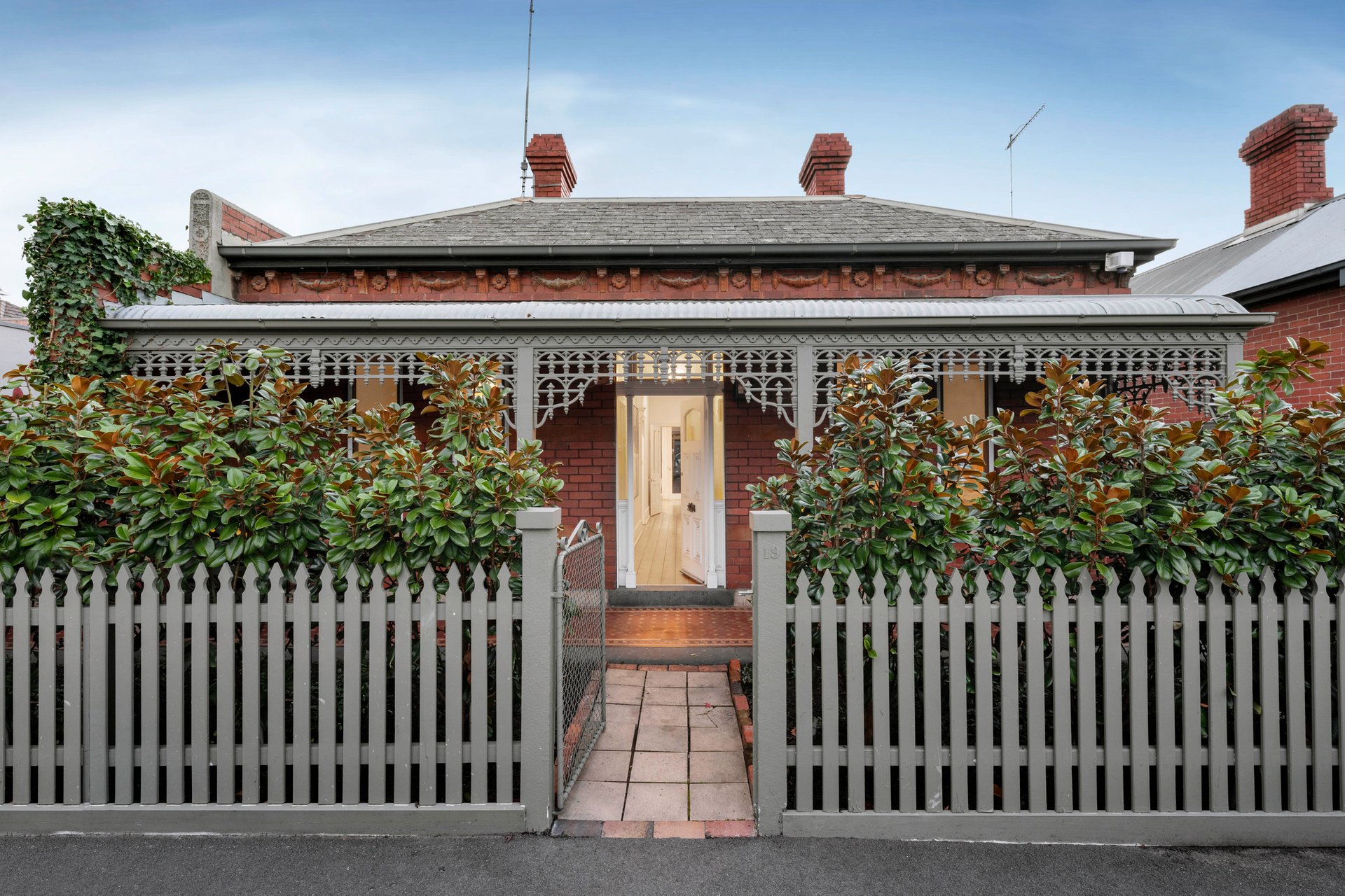 19 Hope Street