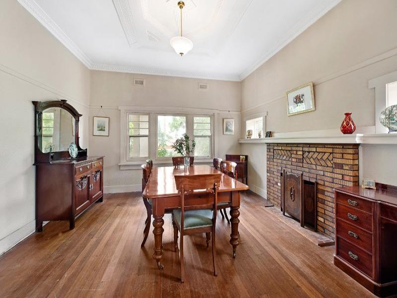 19 Hotham Street, Mont Albert image 4