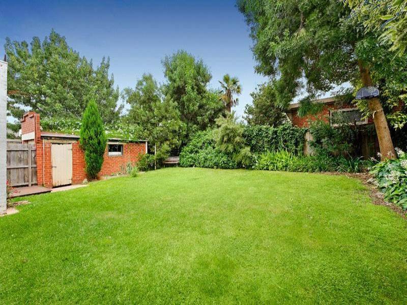 19 Hotham Street, Mont Albert image 9