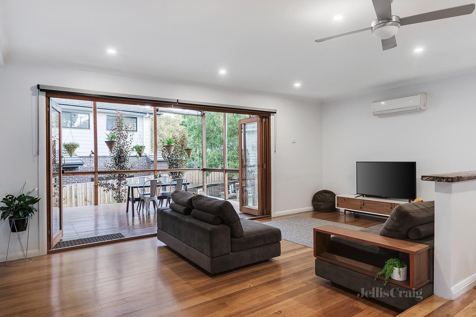 19 Ian Crescent, Mitcham image 4