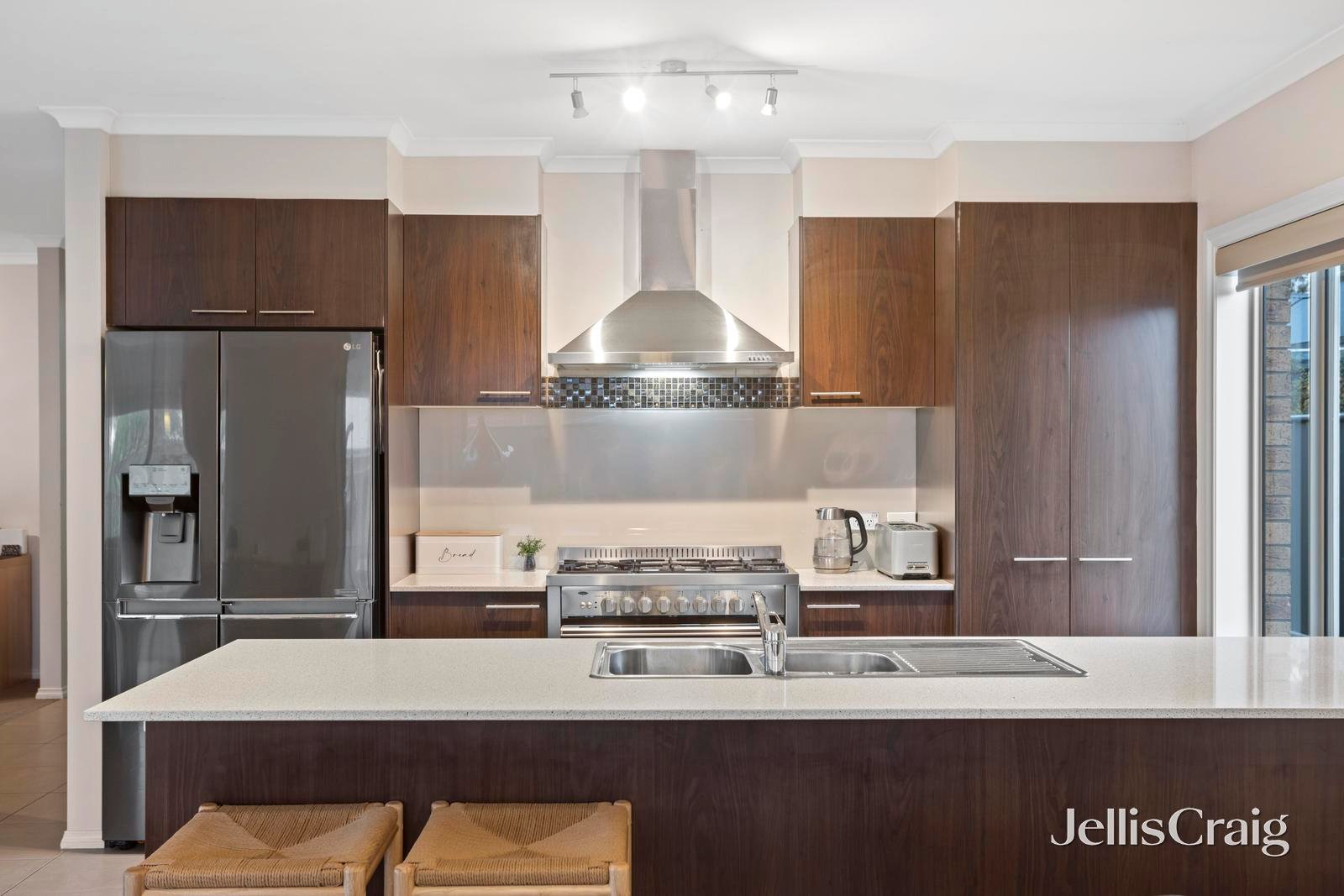19 Jessie Evelyn Crescent, Kyneton image 3