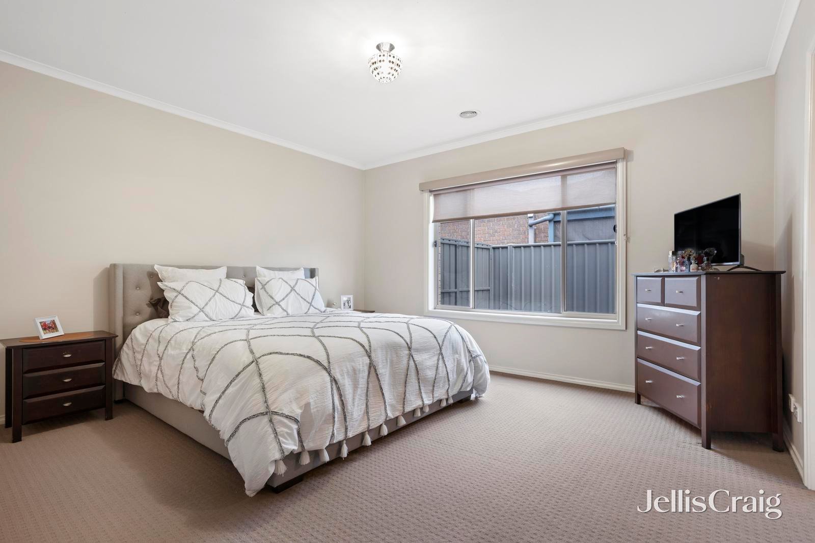 19 Jessie Evelyn Crescent, Kyneton image 7