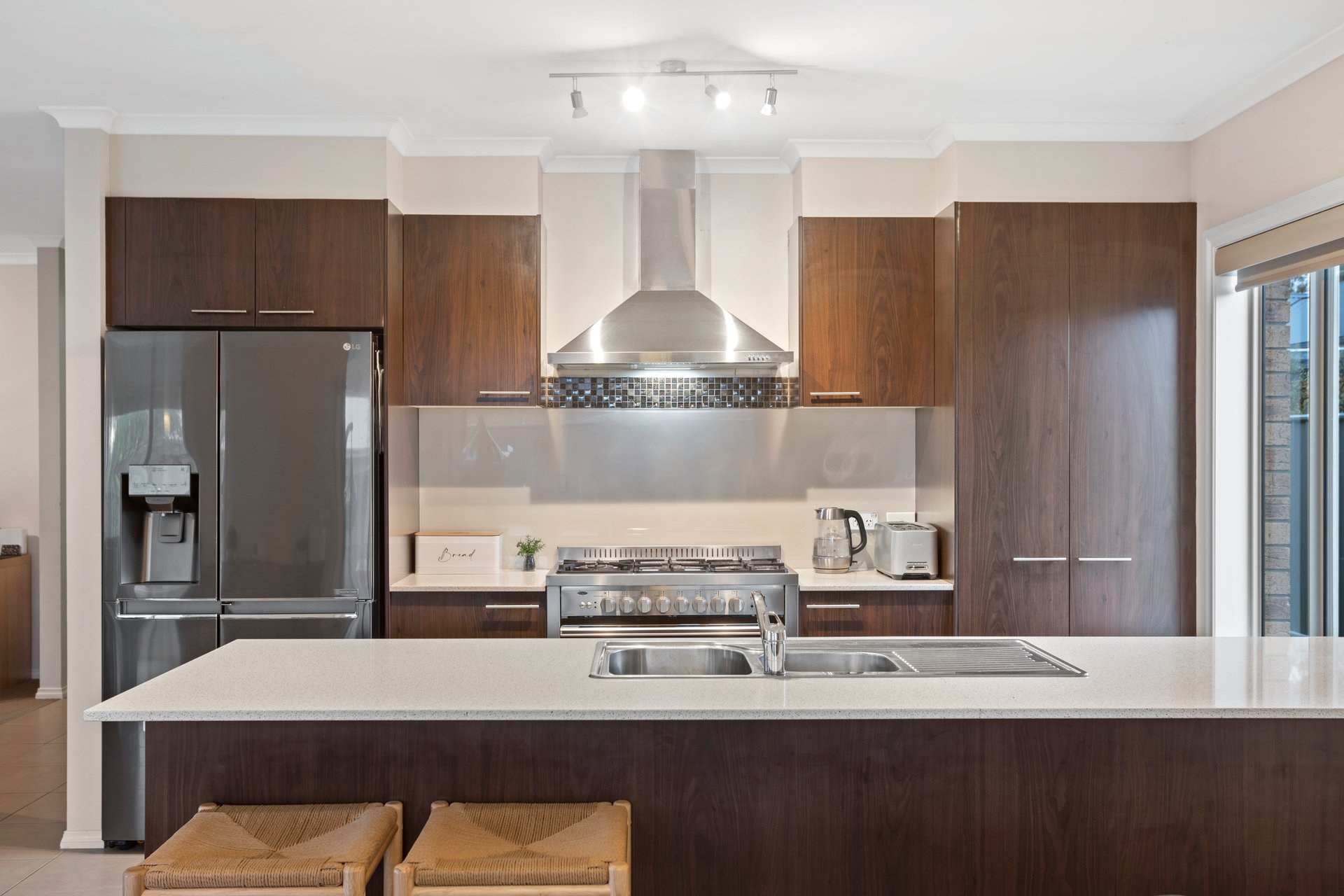 19 Jessie Evelyn Crescent, Kyneton image 5