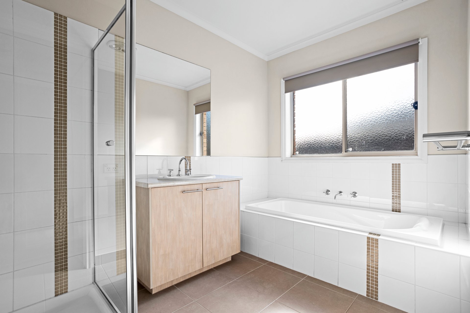 19 Jessie Evelyn Crescent, Kyneton image 12