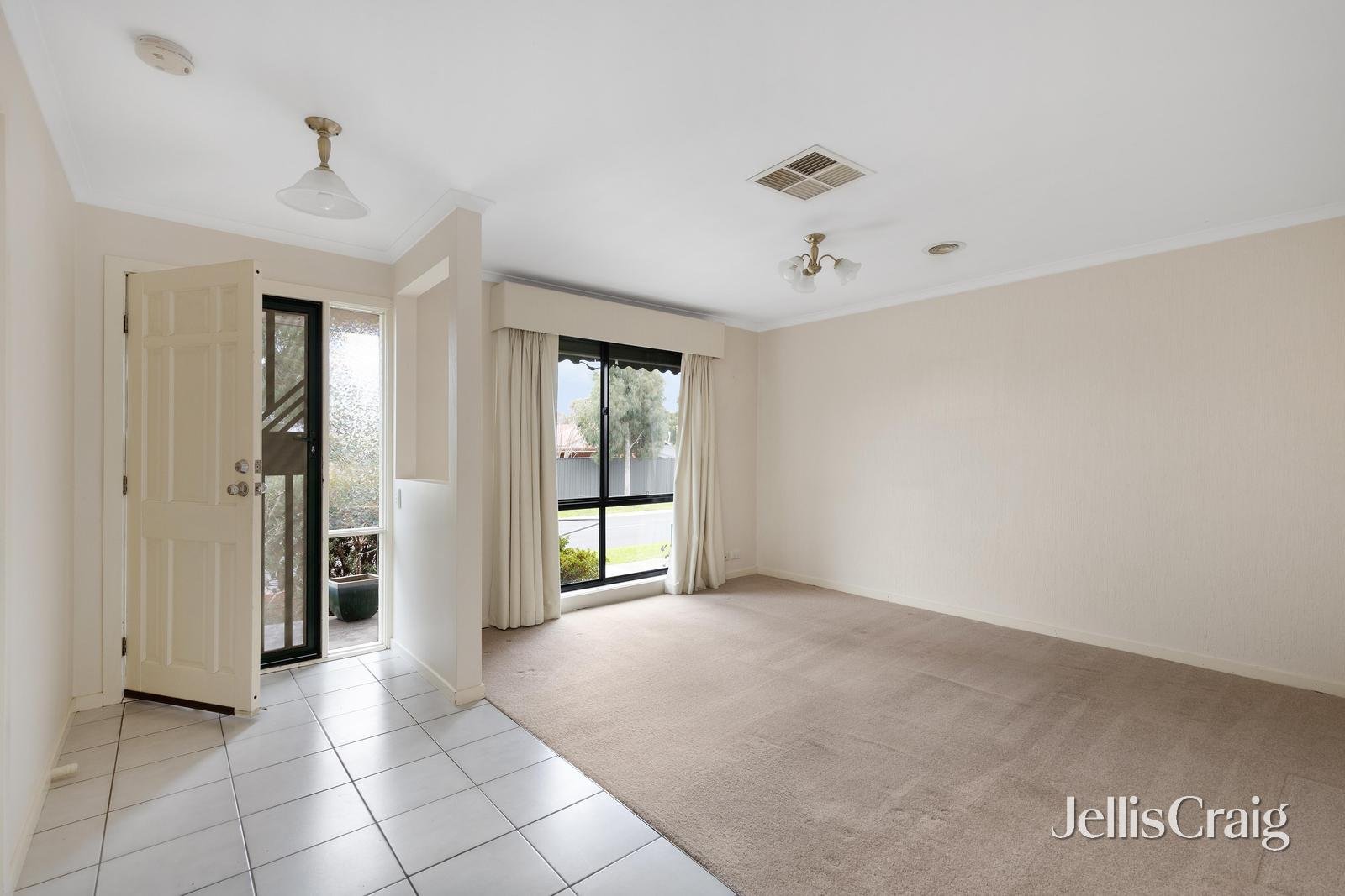 19 John Ryan Drive, South&nbsp;Morang image 2