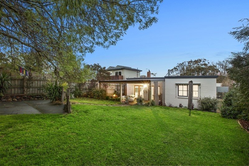 19 Johns Road, Mornington image 2