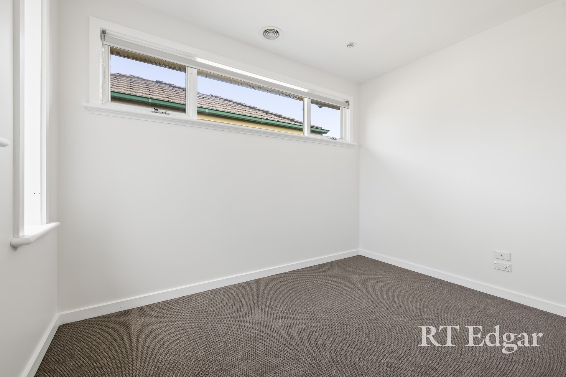 Property Gallery Thumbnail 8