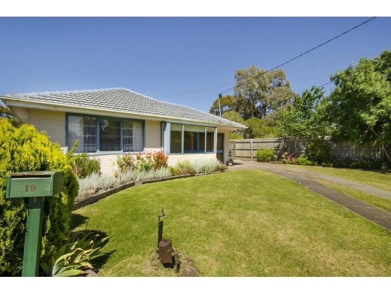 19 Keeshan Court, Altona image 3