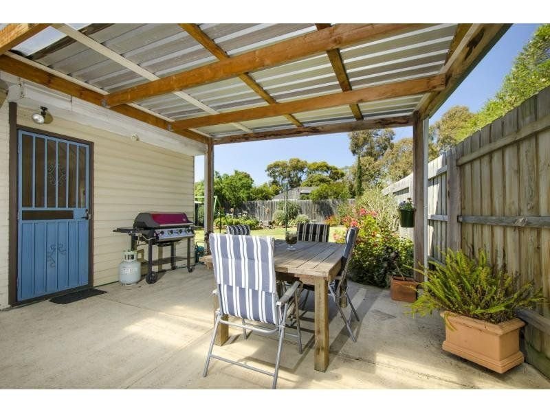 19 Keeshan Court, Altona image 8