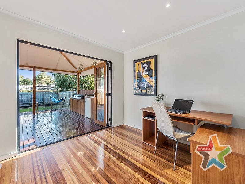 19 Landstrom Quadrant, Kilsyth image 8