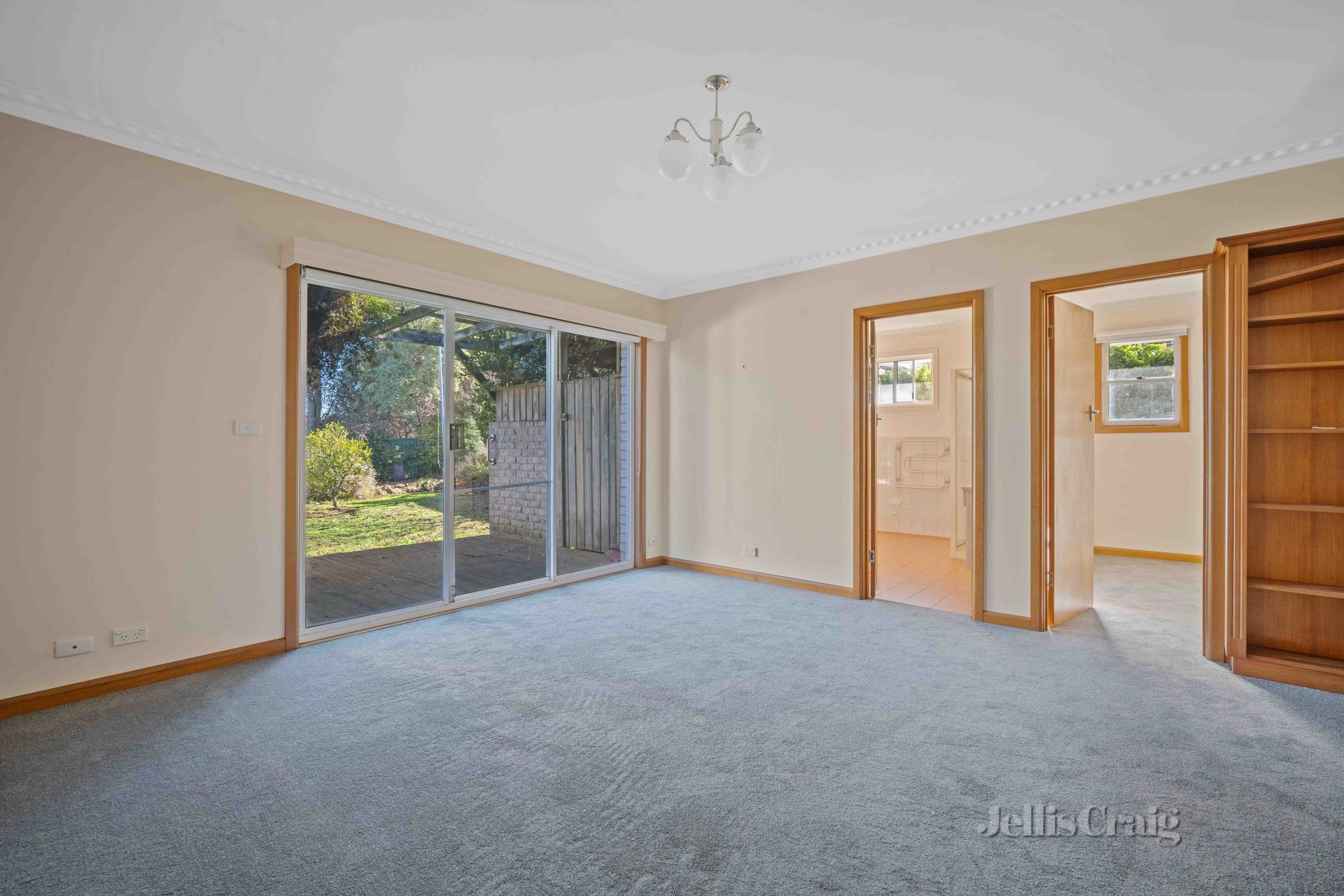 19 Lavinia Drive, Ballarat North image 5