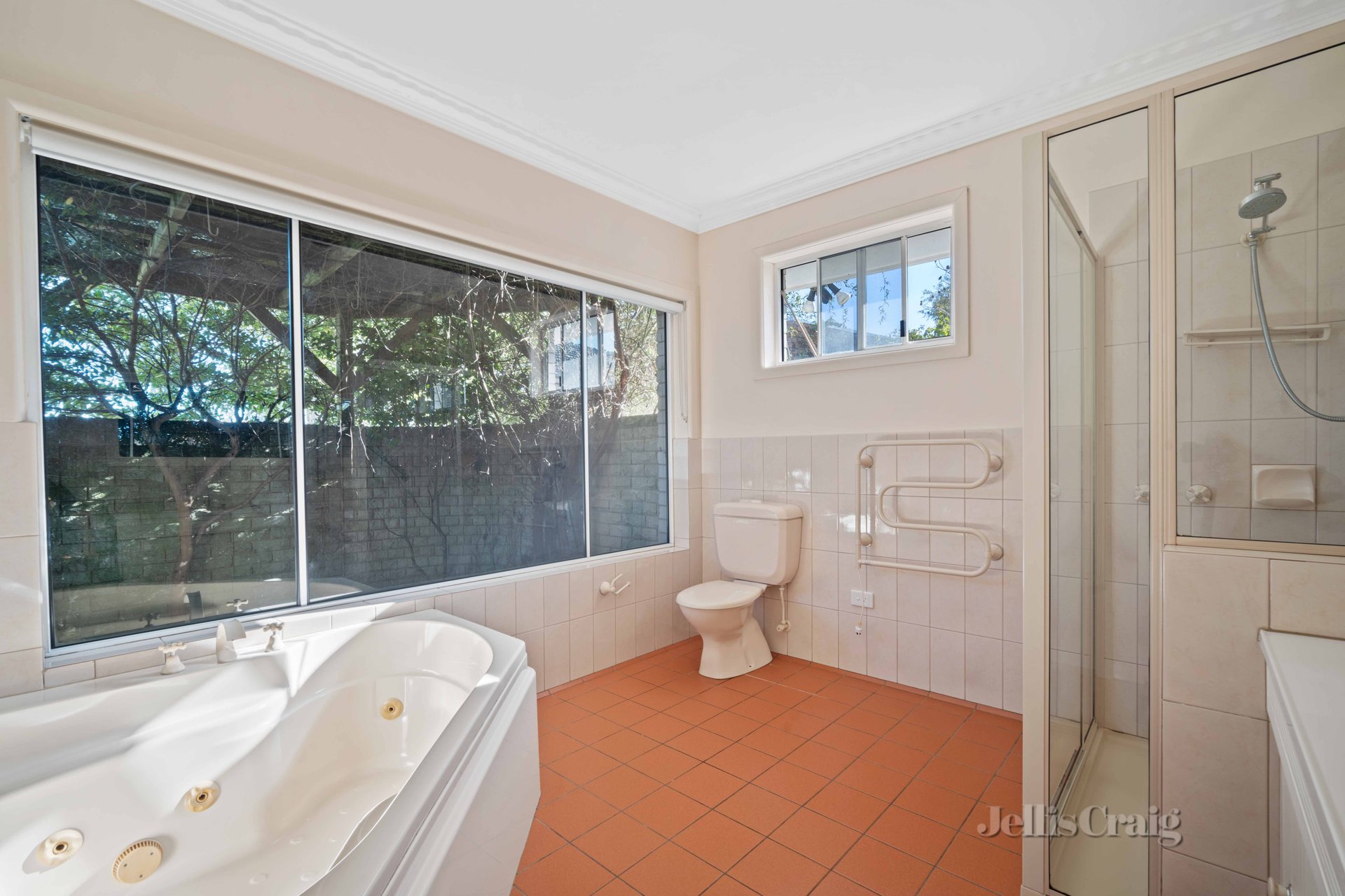 19 Lavinia Drive, Ballarat North image 6