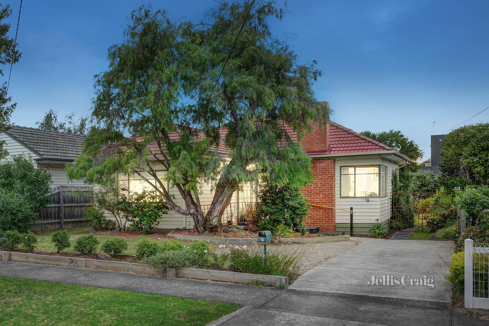 19 Leicester Street, Heidelberg Heights image 11