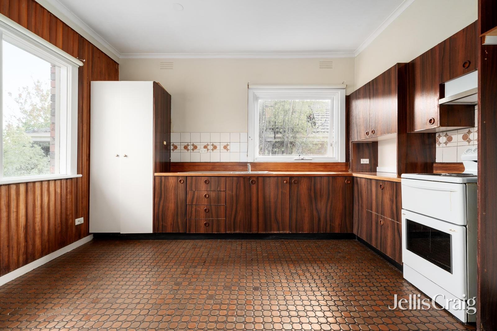 19 Leonard Street, Burwood image 2