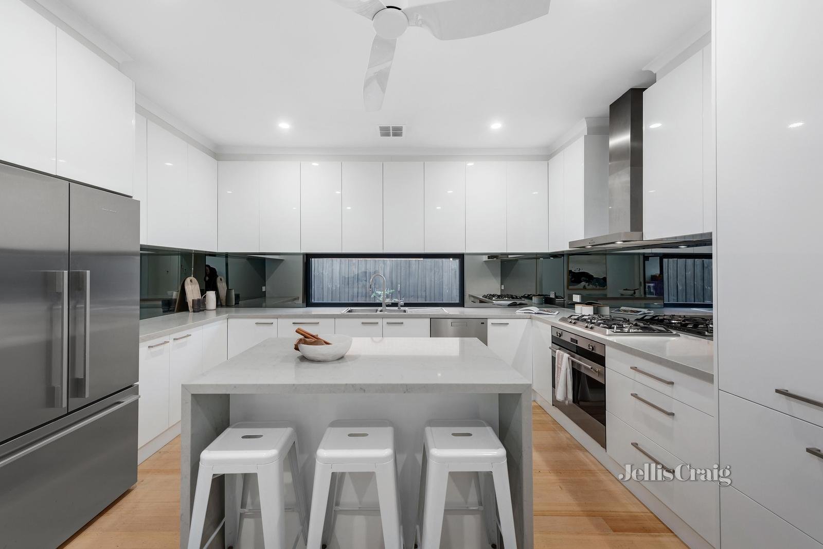 19 Lesden Street, Bentleigh East image 3