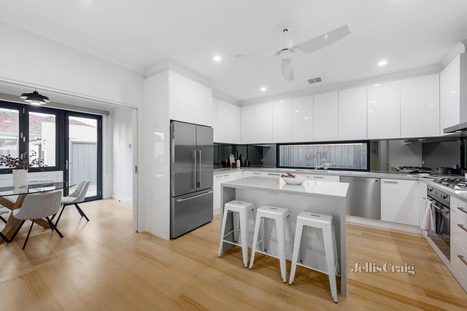 19 Lesden Street, Bentleigh East image 4