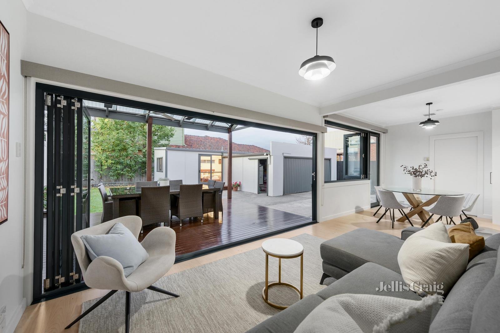 19 Lesden Street, Bentleigh East image 5