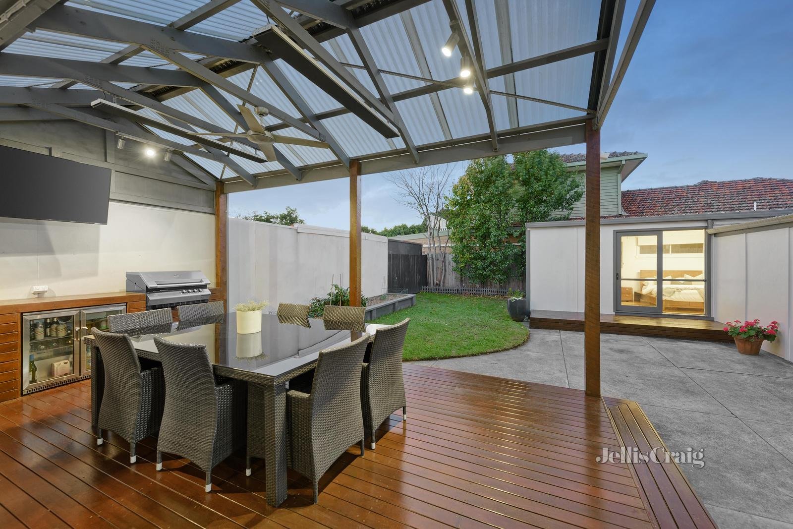 19 Lesden Street, Bentleigh East image 9