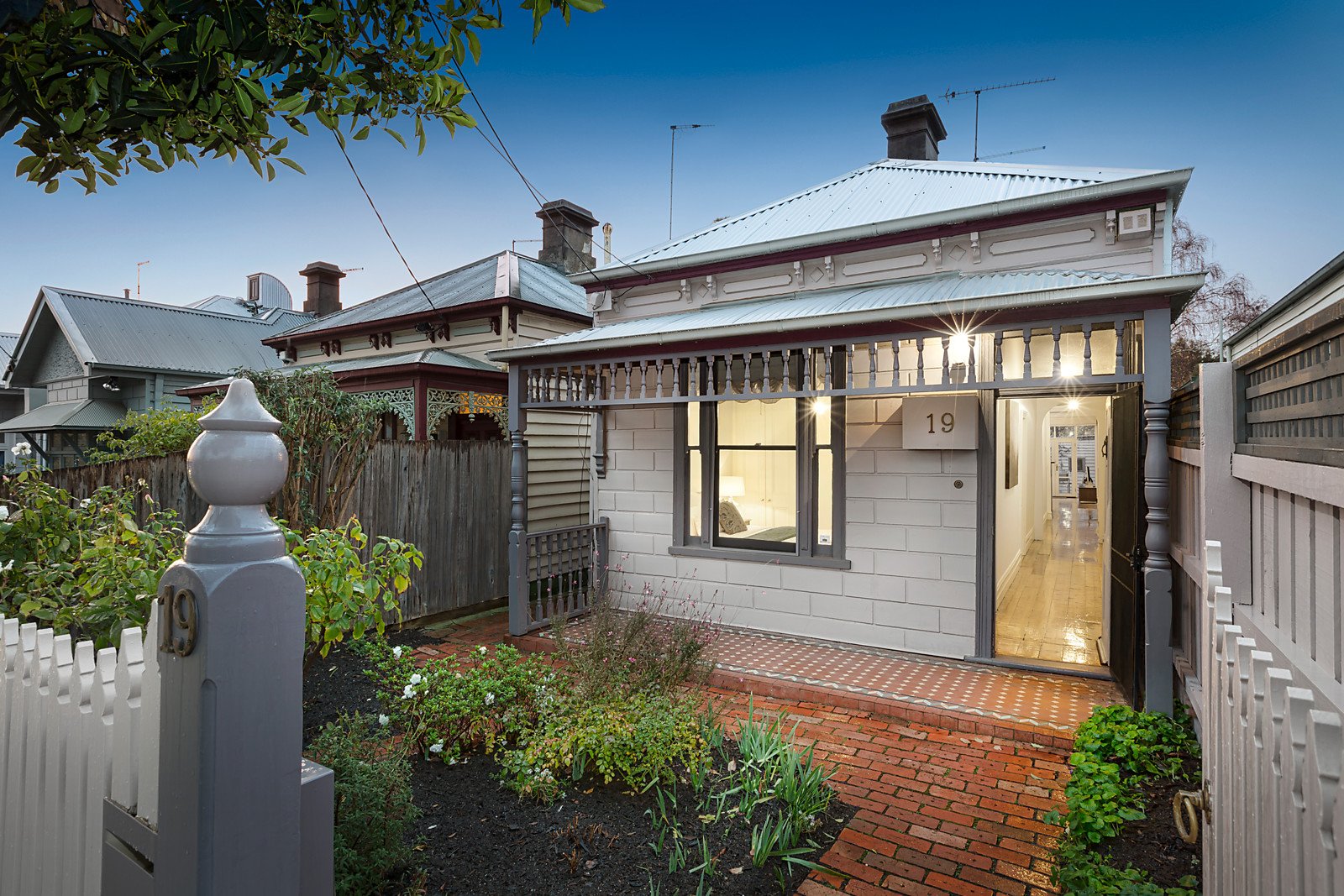 19 Lingwell Road, Hawthorn East image 1