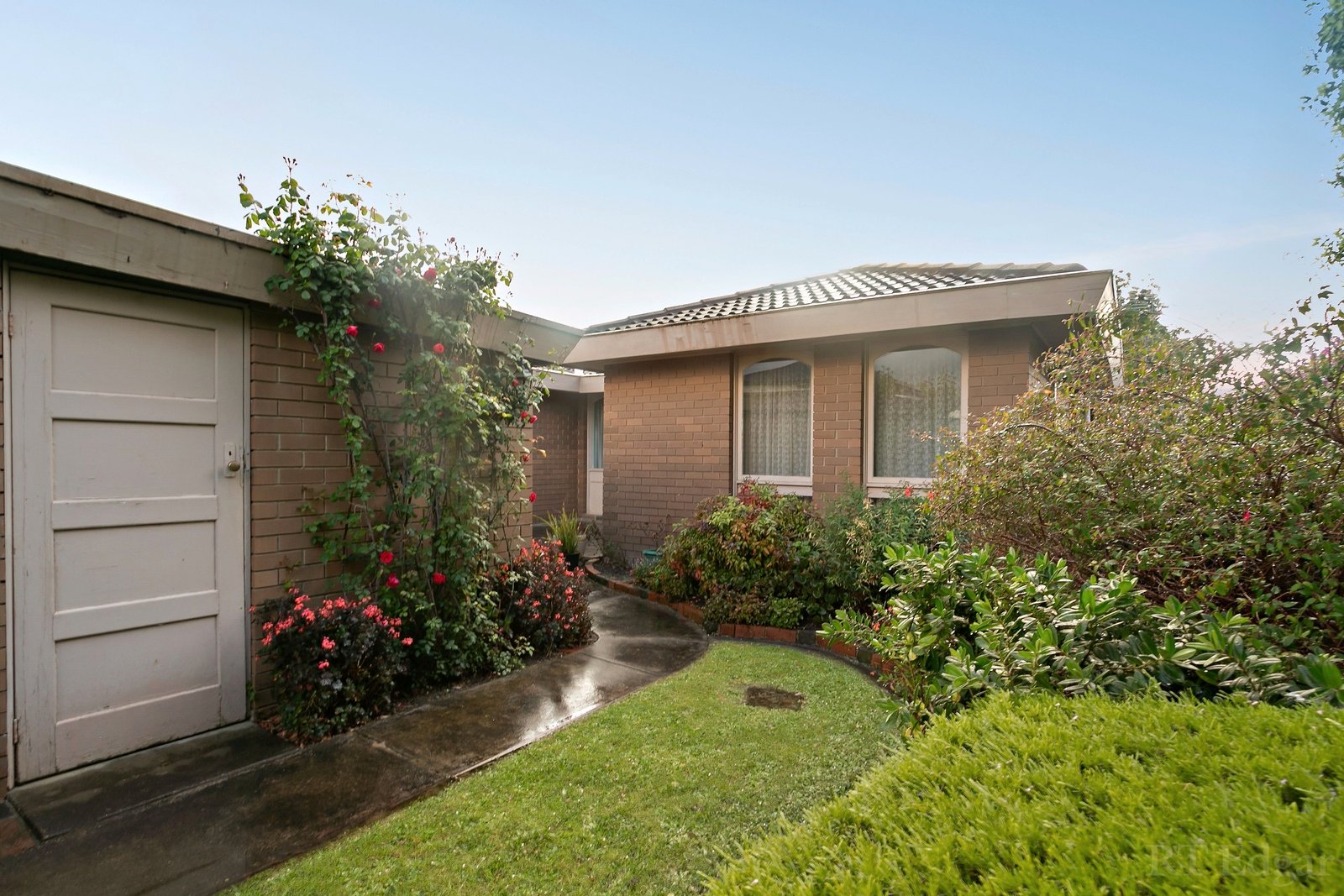Property Gallery Thumbnail 9