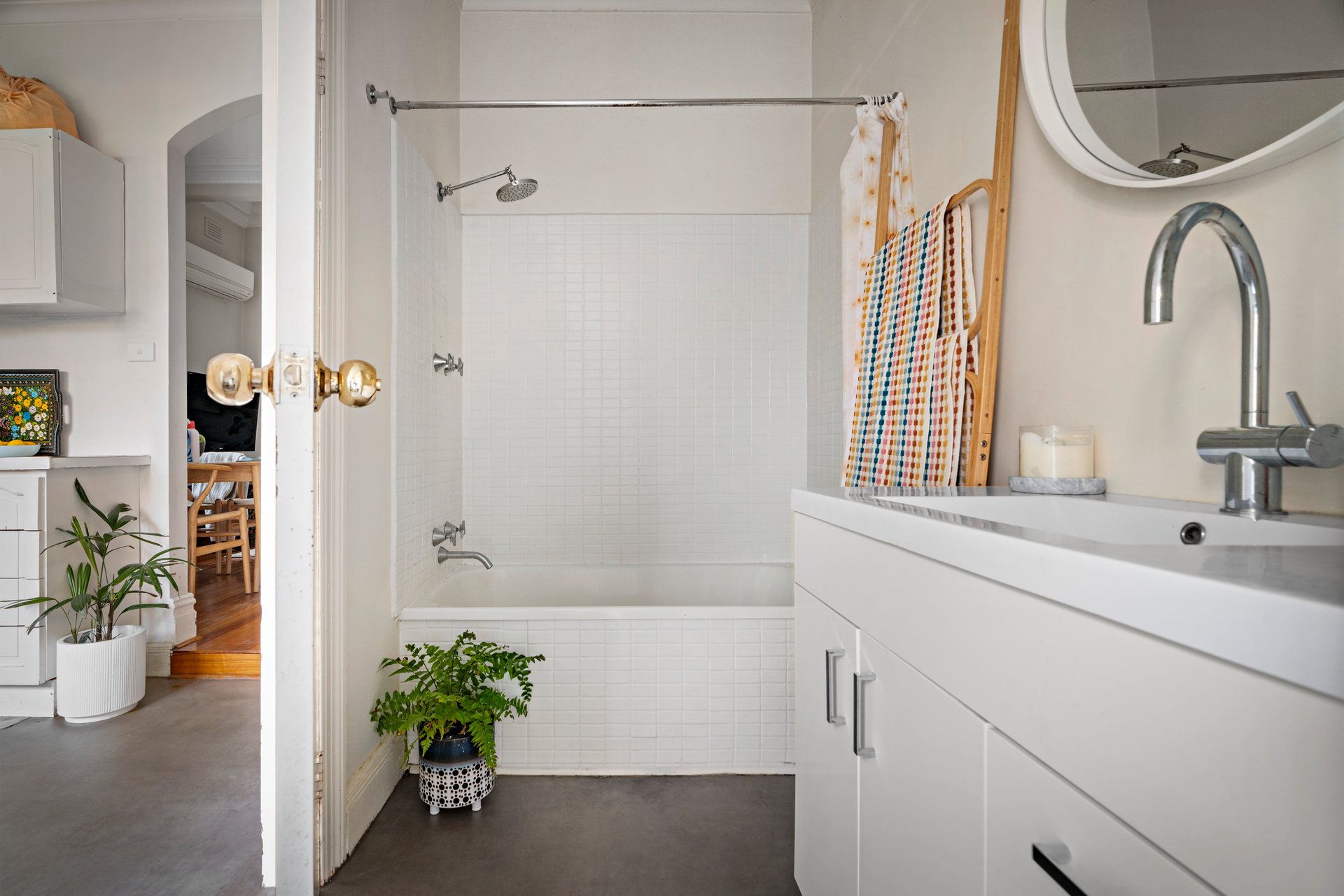 Property Gallery Thumbnail 8