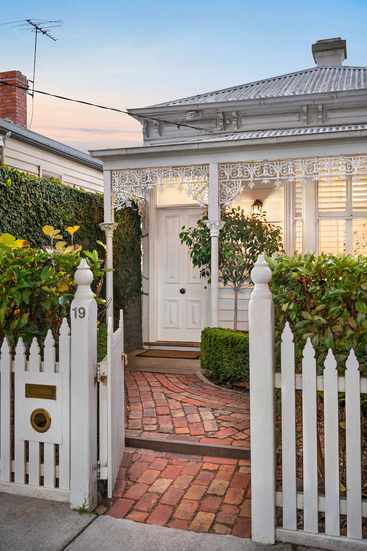 Property Gallery Thumbnail 11
