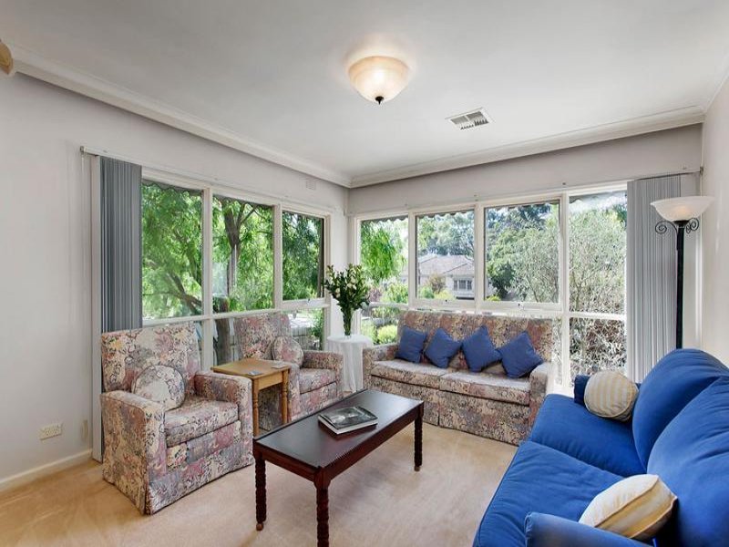 19 Manniche Avenue, Mont Albert North image 3