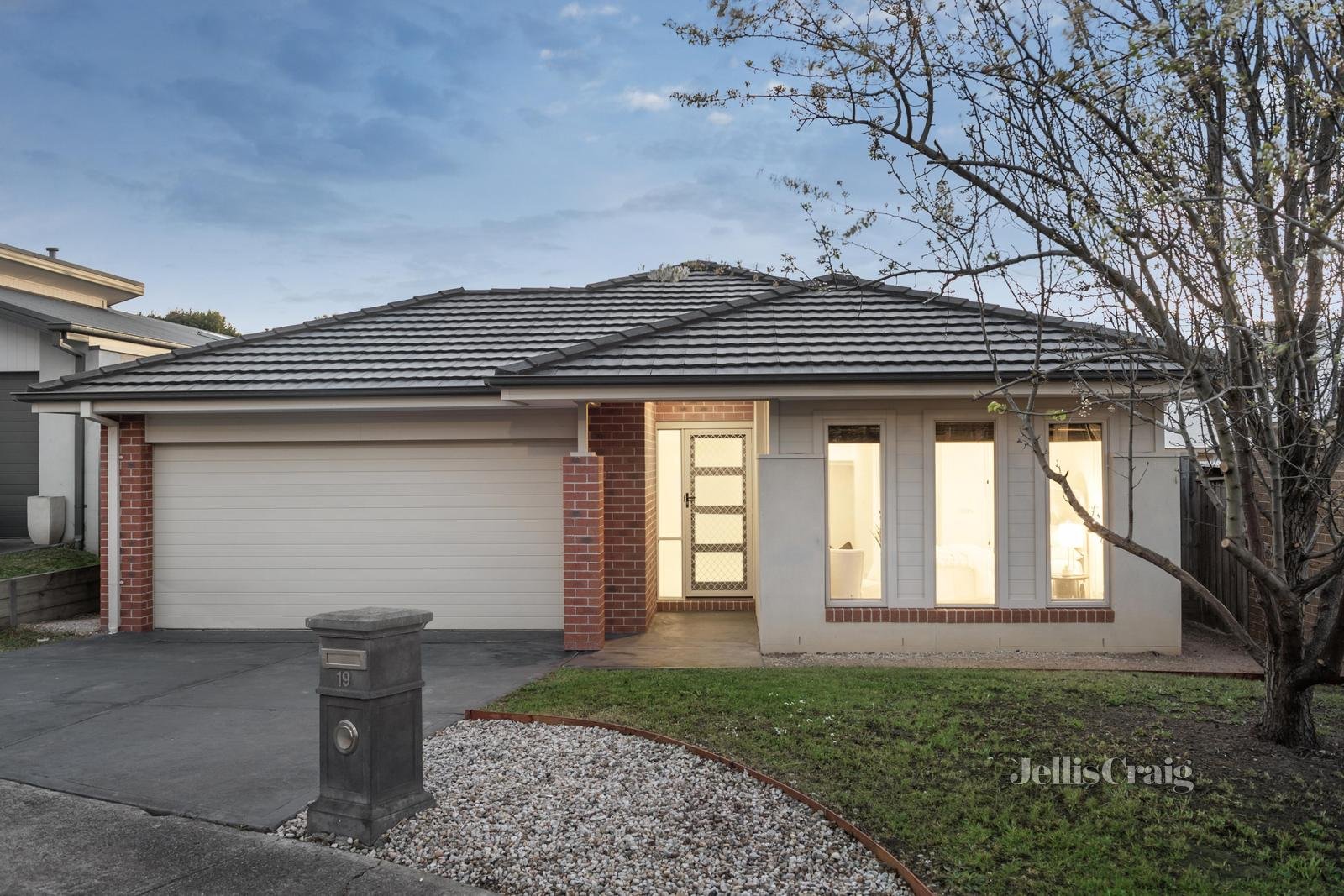 19 Markdale Way, Doreen image 1