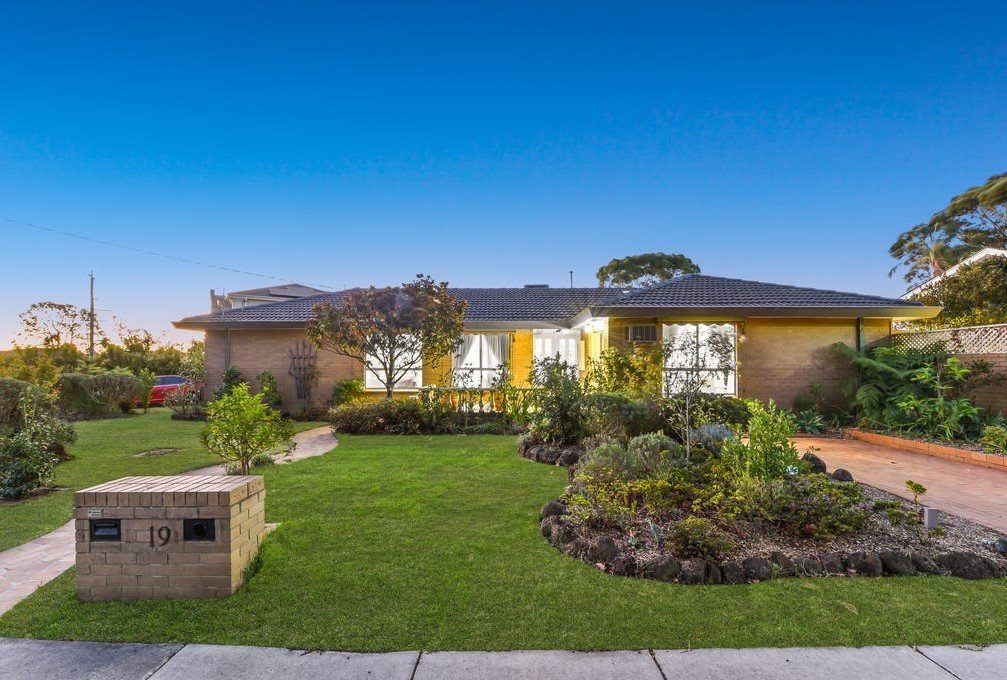 19 Mavista Avenue, Glen&nbsp;Waverley image 1