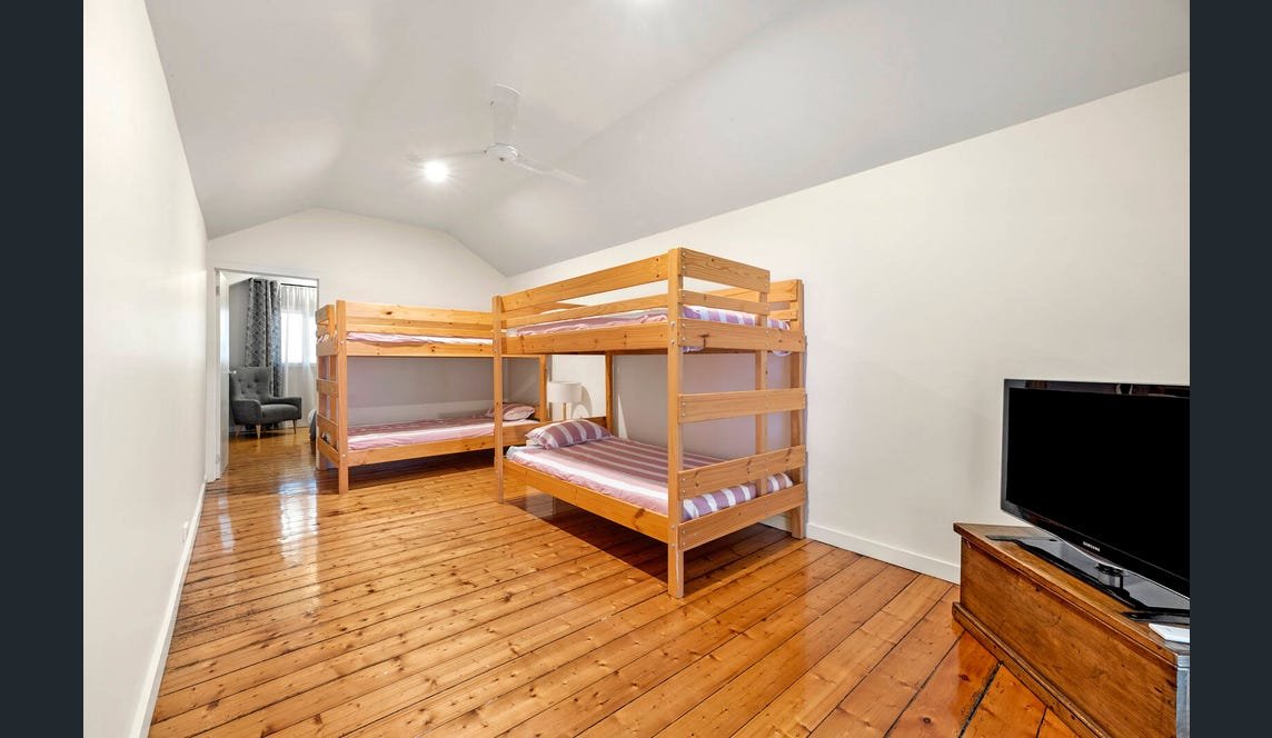 Property Gallery Thumbnail 12