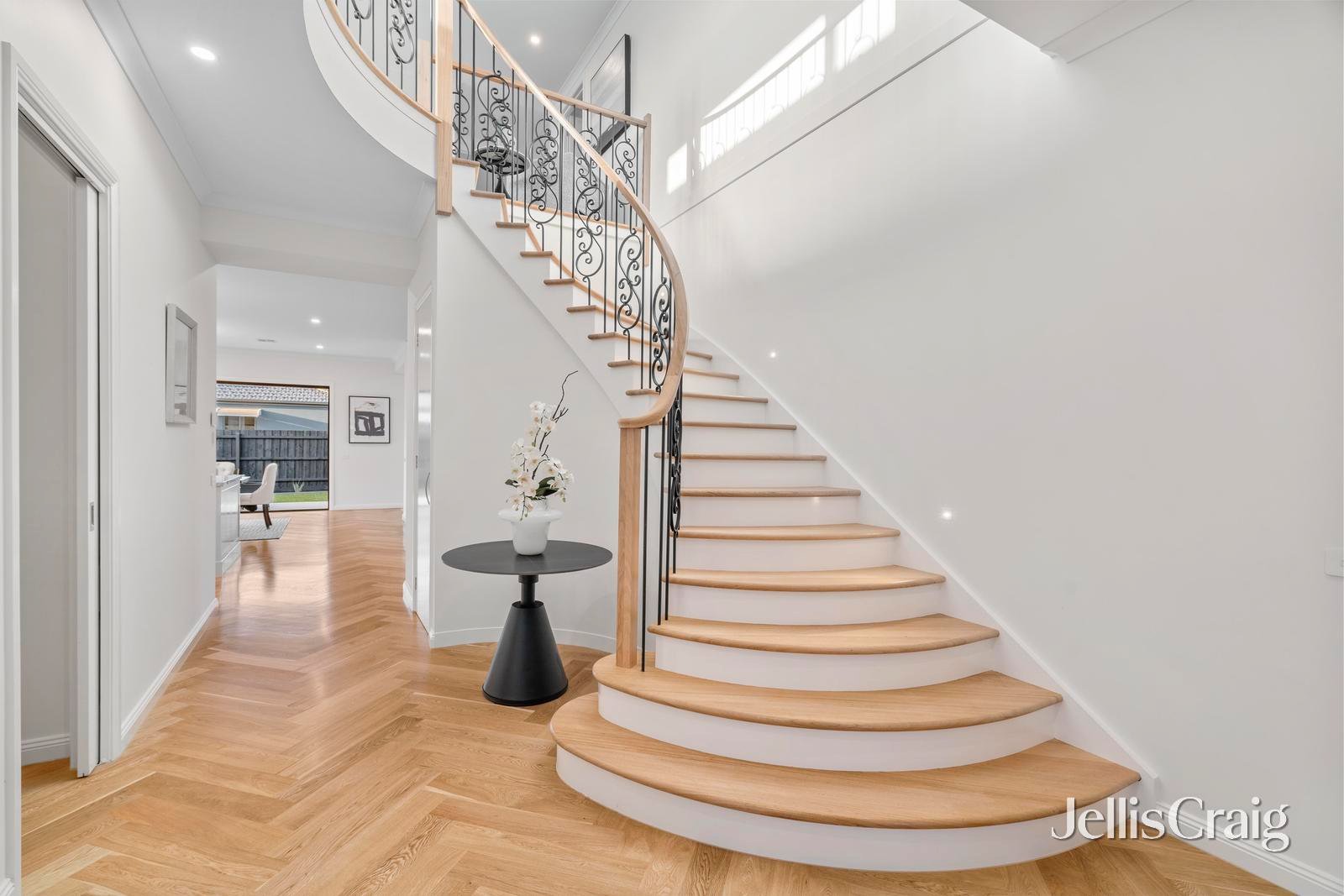 19 Merrick Crescent, Glen Waverley image 8