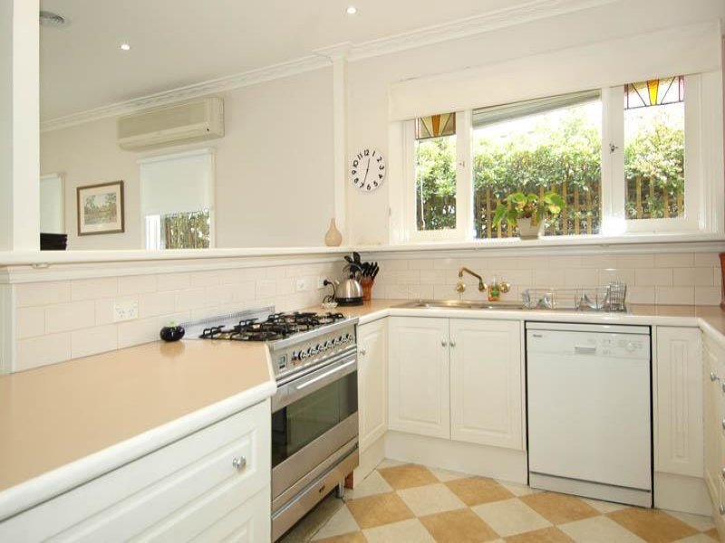 19 Mervyn Street, Newtown image 10