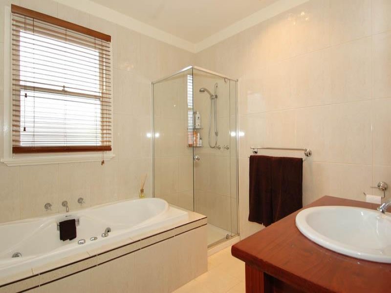 19 Mervyn Street, Newtown image 11