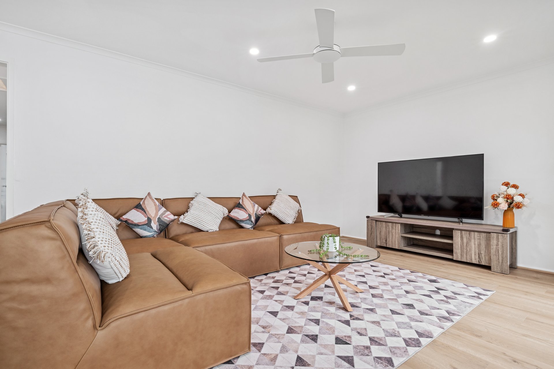 19 Myoora Drive, Mooroolbark image 2