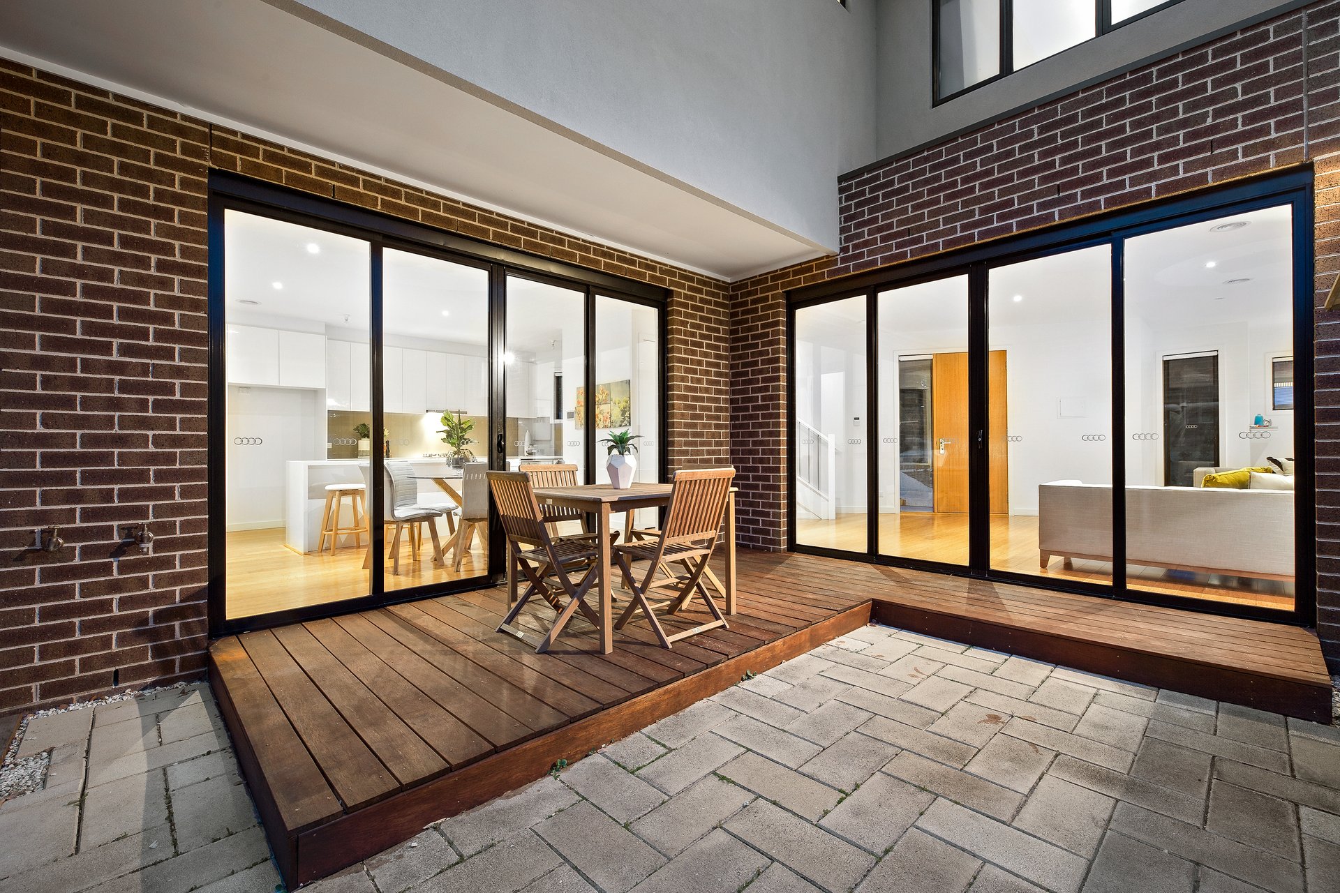 1/9 Newton Grove, Glen Waverley image 9