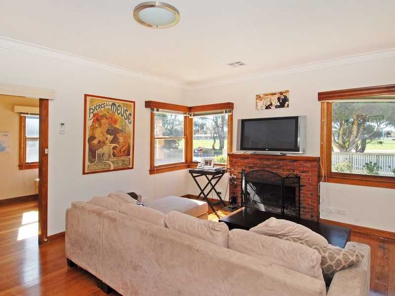 19 Norwood Street, Herne Hill image 2
