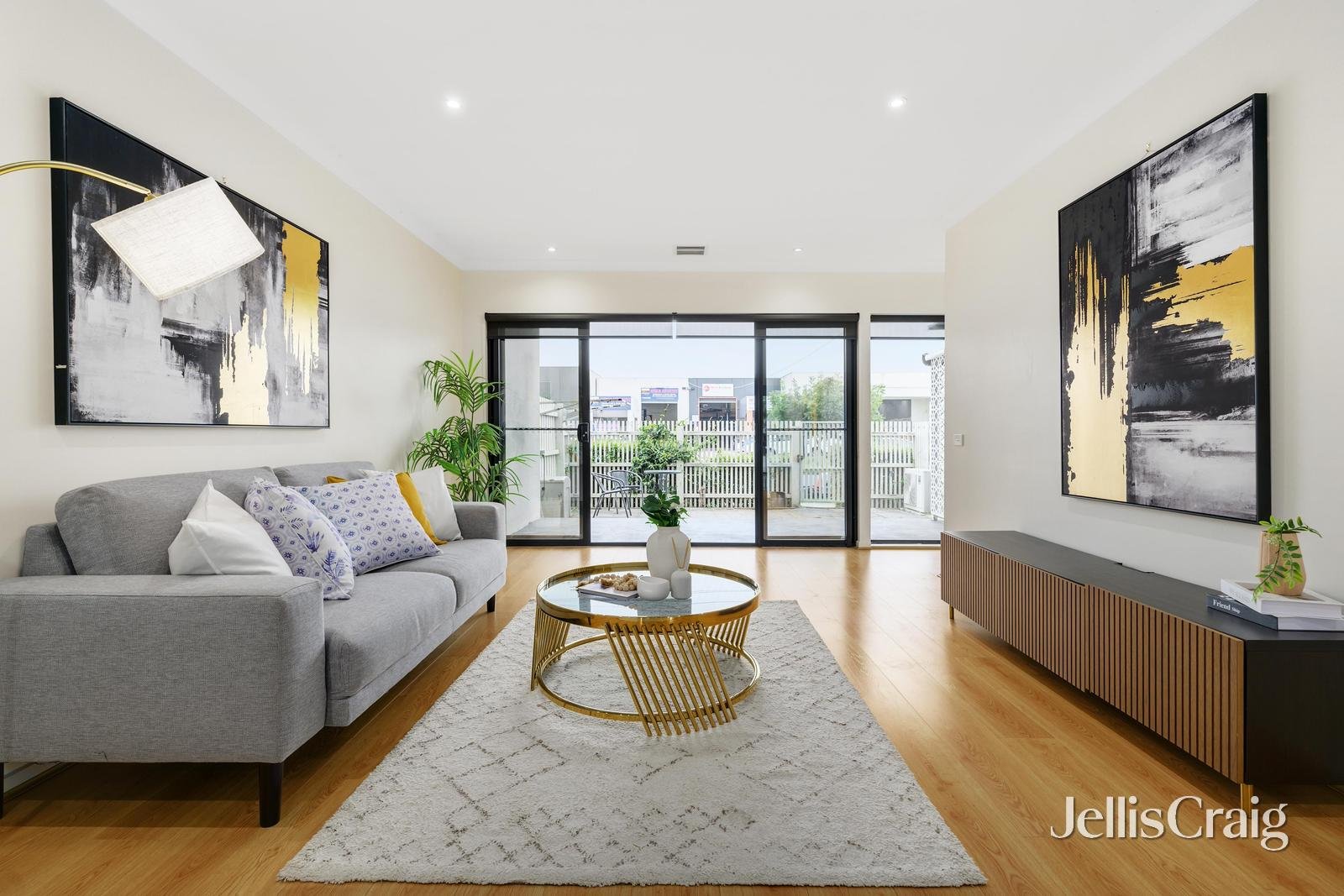 19 Orana Way, Springvale image 1